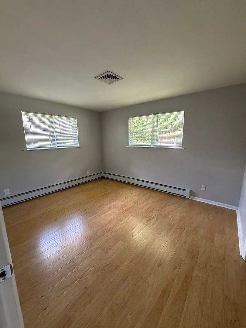 2 Bed Single Family in Deptford! Eligible for $500 Security Deposit. — Photo 3