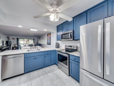 310 Lakeview Drive #102, Weston, FL, 33326