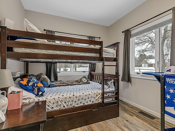 4th image of 14933 Ridgeway Dr