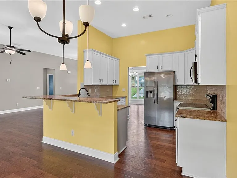 80 Whitley Ct — Photo 10