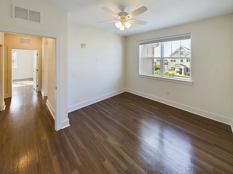 625 Victory Ln #13-203 — Photo 3