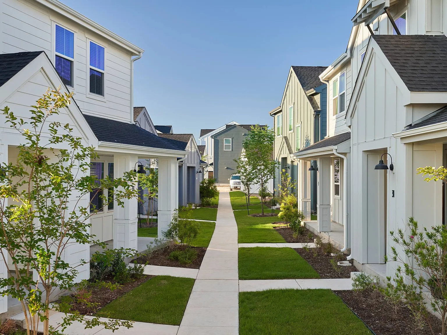 YardHomes Hero Way — Photo 2