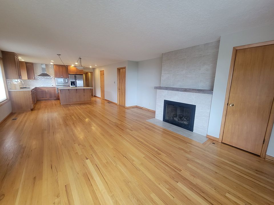 1st image of 6520 E Evergreen Blvd