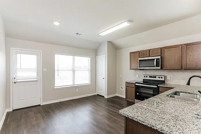 1415 Kinglet Dr — Photo 6