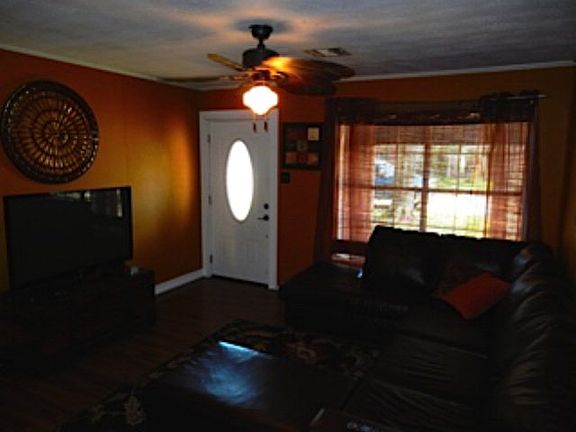 3rd image of 214 Fairmont Dr