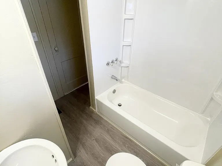 525 E Mills Ave — Photo 7