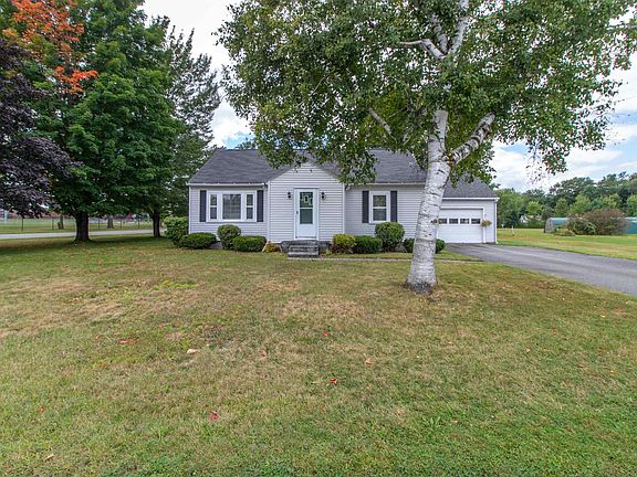 2nd image of 211 Bluff Road