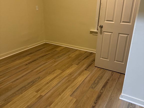 3rd image of 4941 Thekla Ave