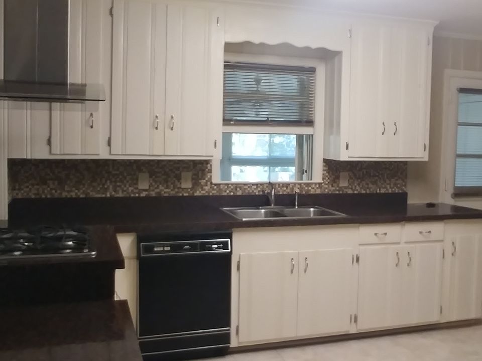 1st image of 1229 Lakeview Dr