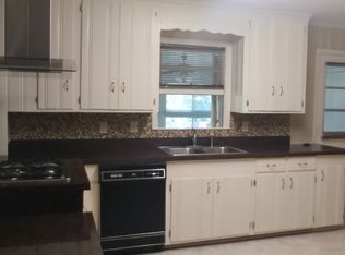 1229 Lakeview Dr, Valdosta, GA 31602