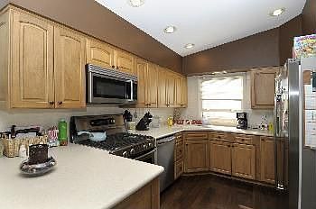 5th image of 311 E Knob Hill Dr