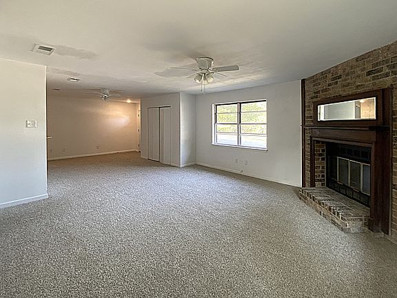 4th image of 901 E Robertson Ave