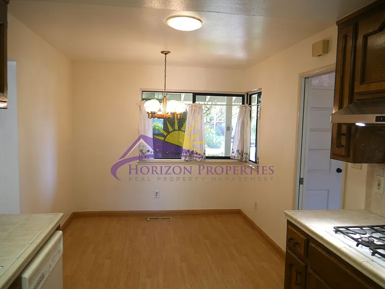 6319 Saint James Dr — Photo 12