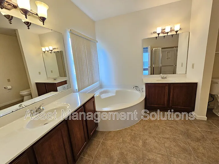 119 Carlton Point Dr — Photo 16