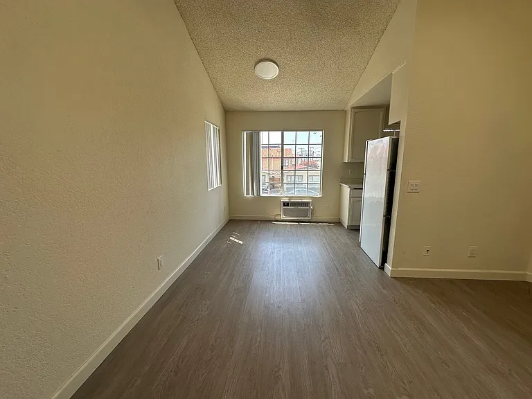3076 Lincoln Ave #5 — Photo 6