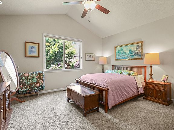 4th image of 10713 NE 29th Ct