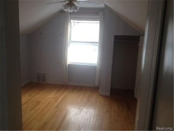 5th image of 1685 Woodward Hts