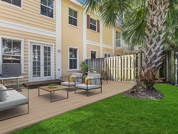4th image of 531 SW 18 Avenue #44