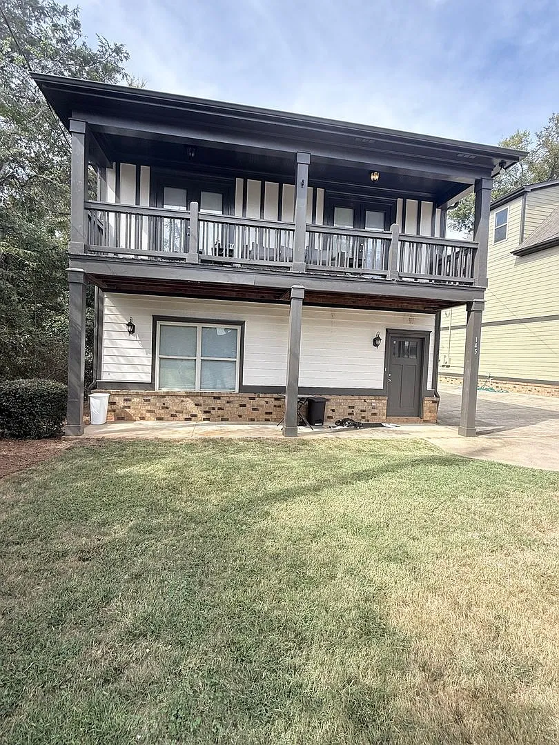 Four Bedroom Near Downtown Athens — Photo 2