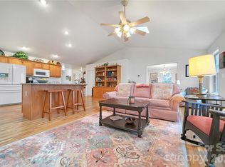 126 Gasga Ct, Brevard, NC 28712