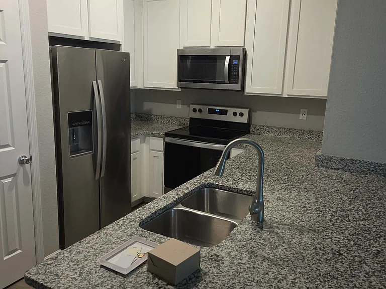 7882 Merchants Way — Photo 2
