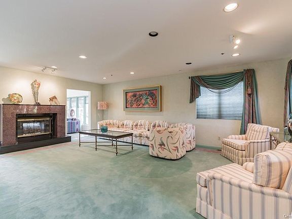 4th image of 3 Candlewood Ct