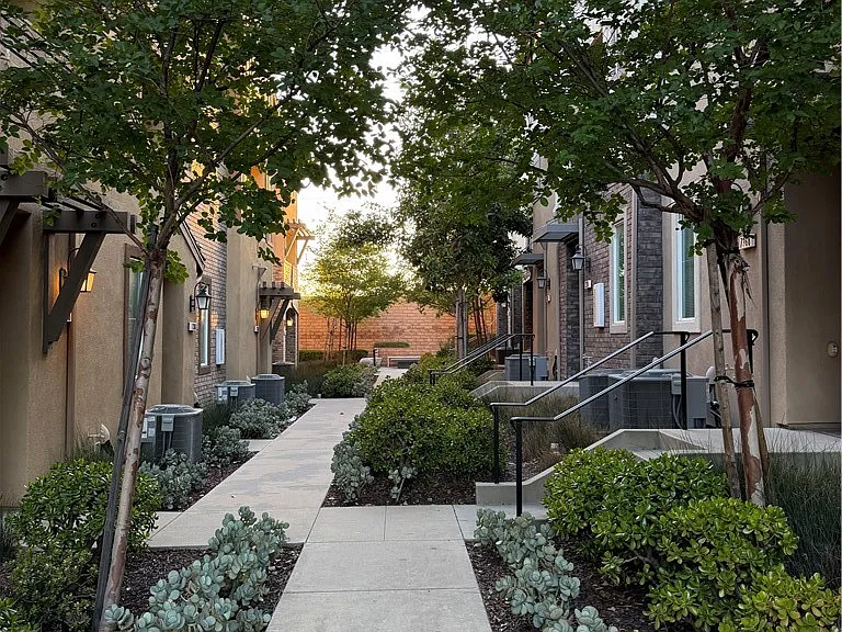 7366 Solstice Pl — Photo 2