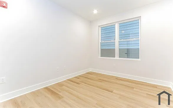3 bed, $2,195 — Photo 2