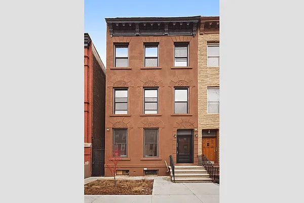 Rented by Stribling | media 24