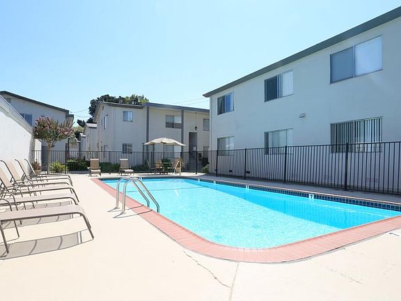 5th image of 824 N Humboldt St APT 1