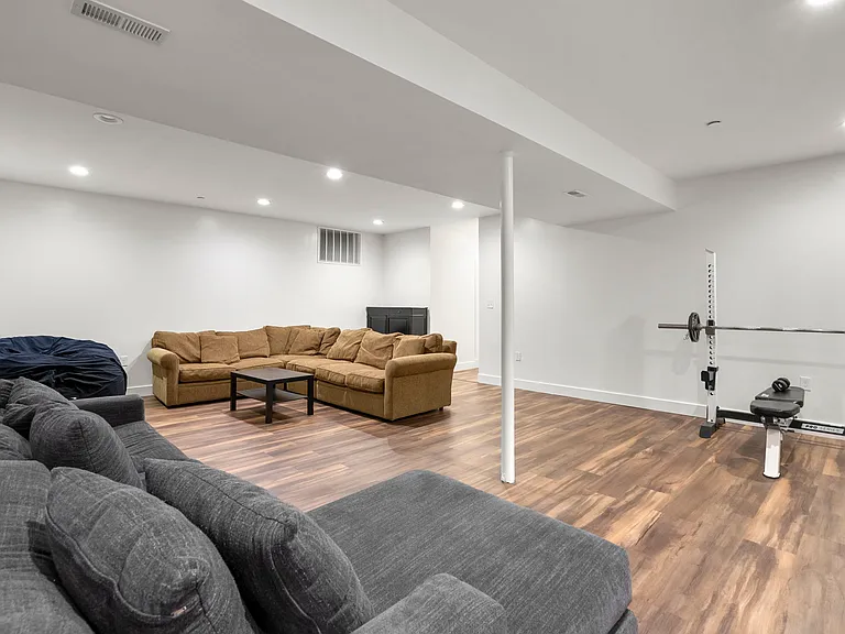 17601 Crystal Spring Ter — Photo 38