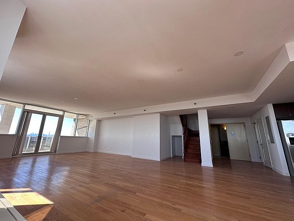3rd image of 13338 Sanford Ave Penthouse B