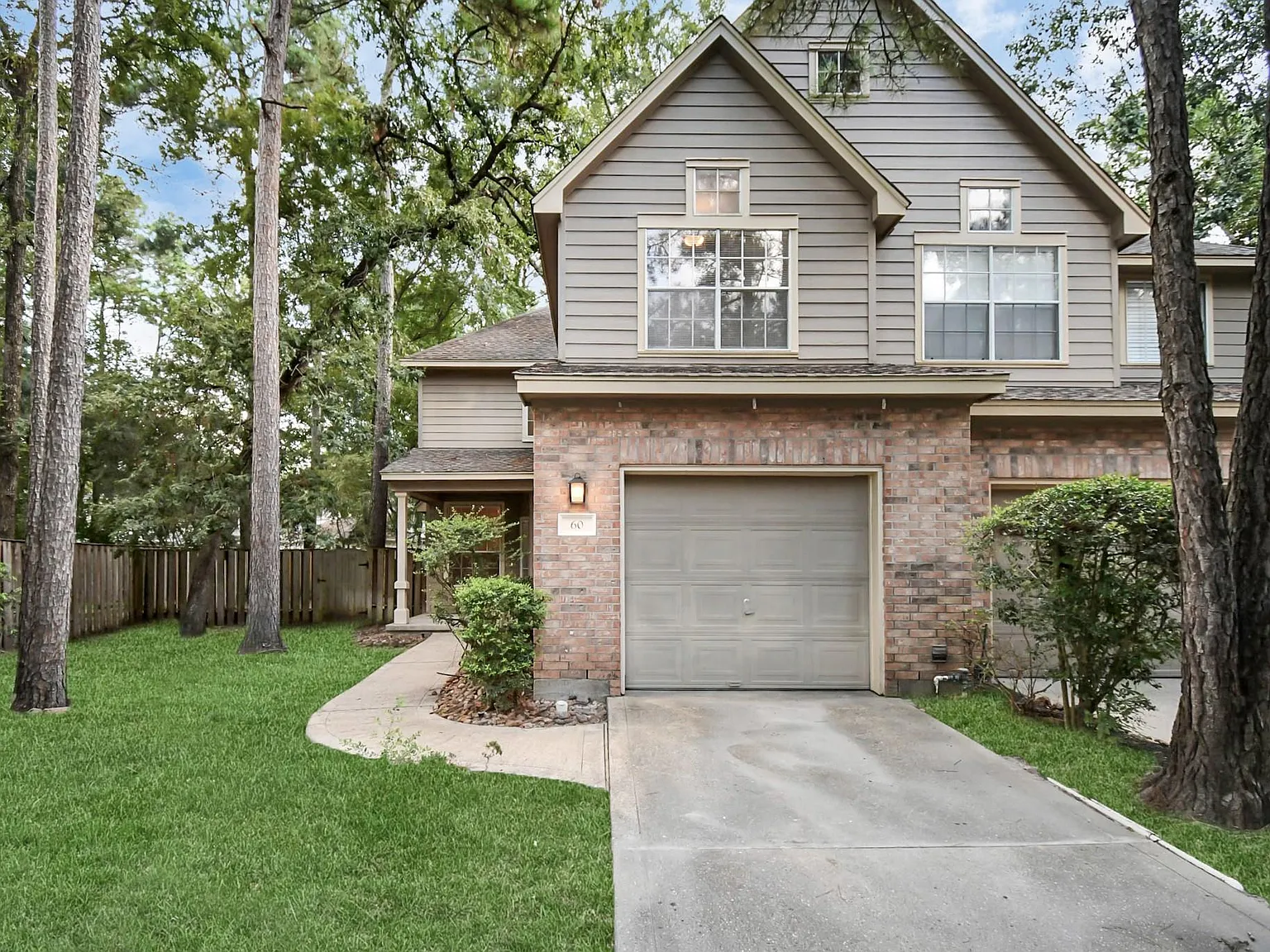 2 bed, 2.5 bath, 1687 sqft, $2,400 — Photo 2