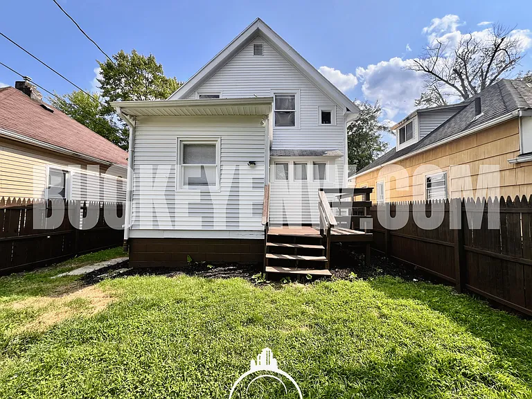 1110 Harding Dr — Photo 12