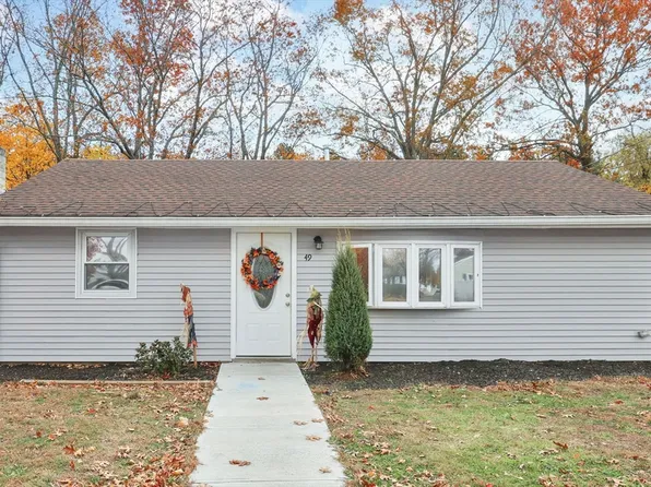49 Mohegan Ave, Springfield, MA 01151