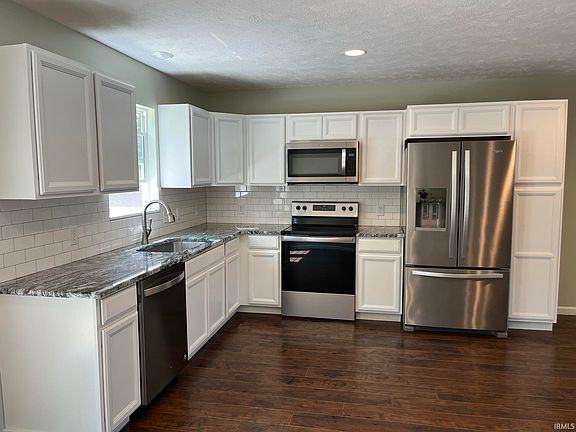 5th image of 423 W Blackfoot Dr