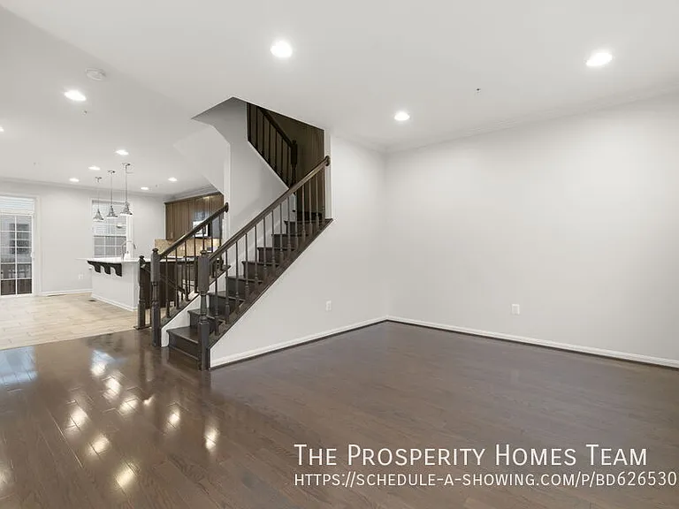 7207 Barry Ln — Photo 12