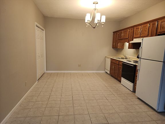 2nd image of 978 N Franklin Ave #2