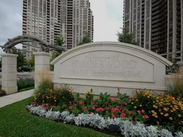 700 Humberwood Blvd, Toronto, ON