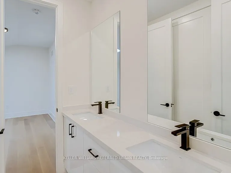 39 Wesley Ave — Photo 30