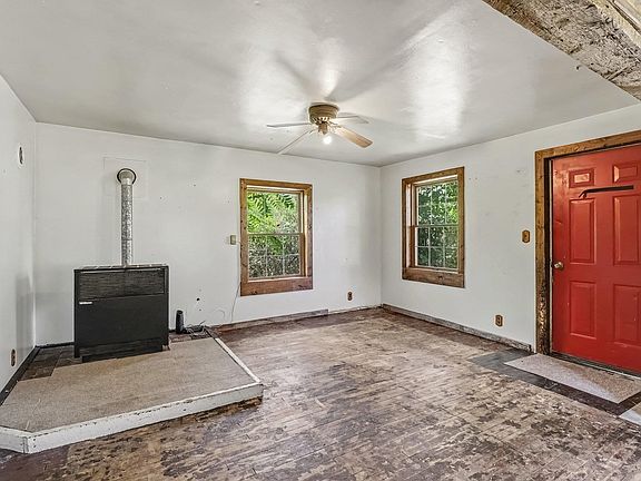 5th image of 216 South St