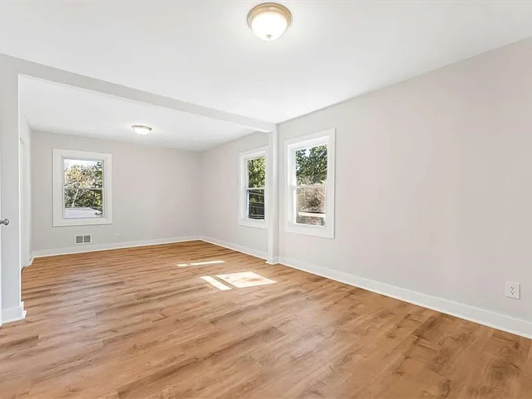 2905 Gresham Rd — Photo 23