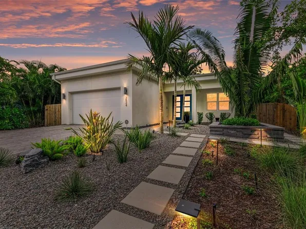 2524 Arlington St, Sarasota, FL 34239