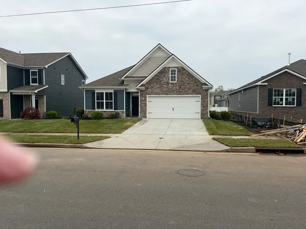 5010 Hunters Village Dr, Lebanon, TN 37087