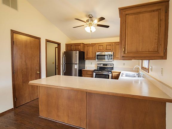 4th image of 1701 N Oriole Dr
