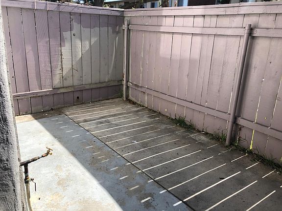 5th image of 851 S Mollison Ave Unit 16