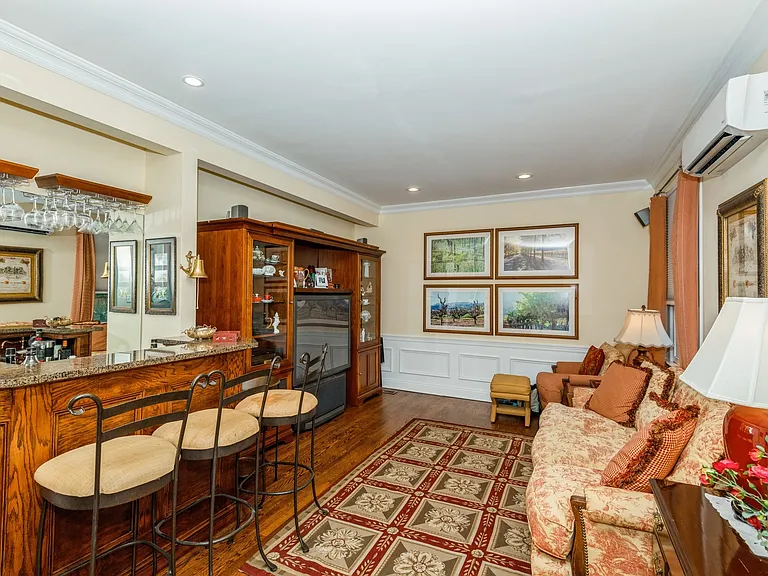31 Fairbanks Ct — Photo 7
