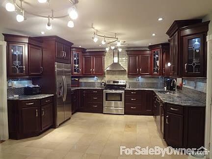 kitchen
						:
						top of the line everything