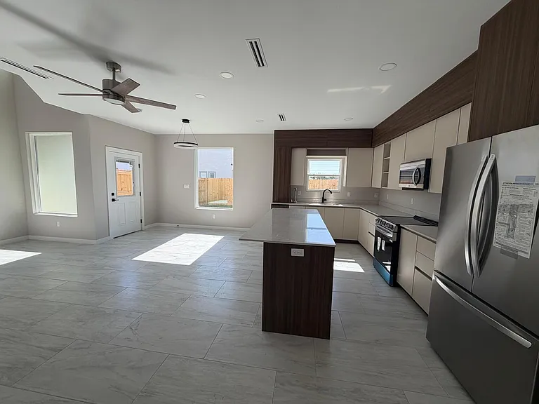 2222 Corales St #1 — Photo 5