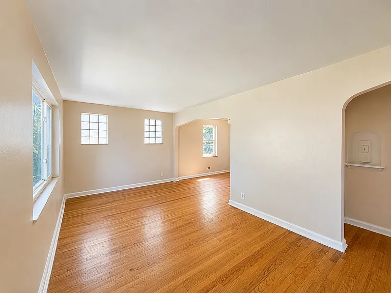 5721 Acme Ave — Photo 3